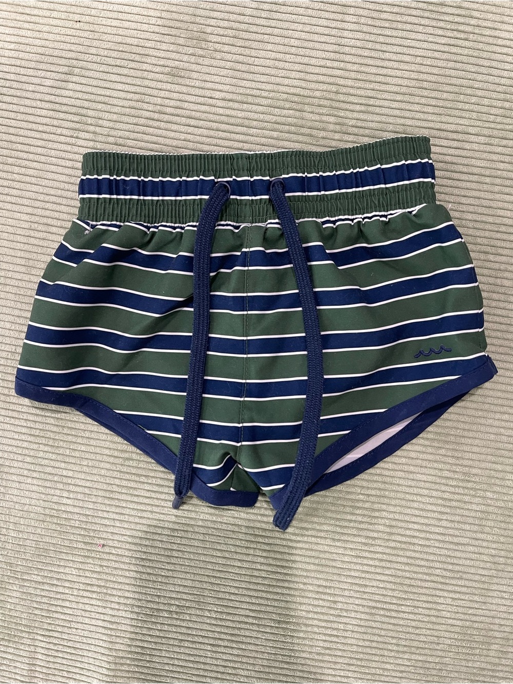 NWOT - Minnow boys evergreen stripe boardie, size 1T